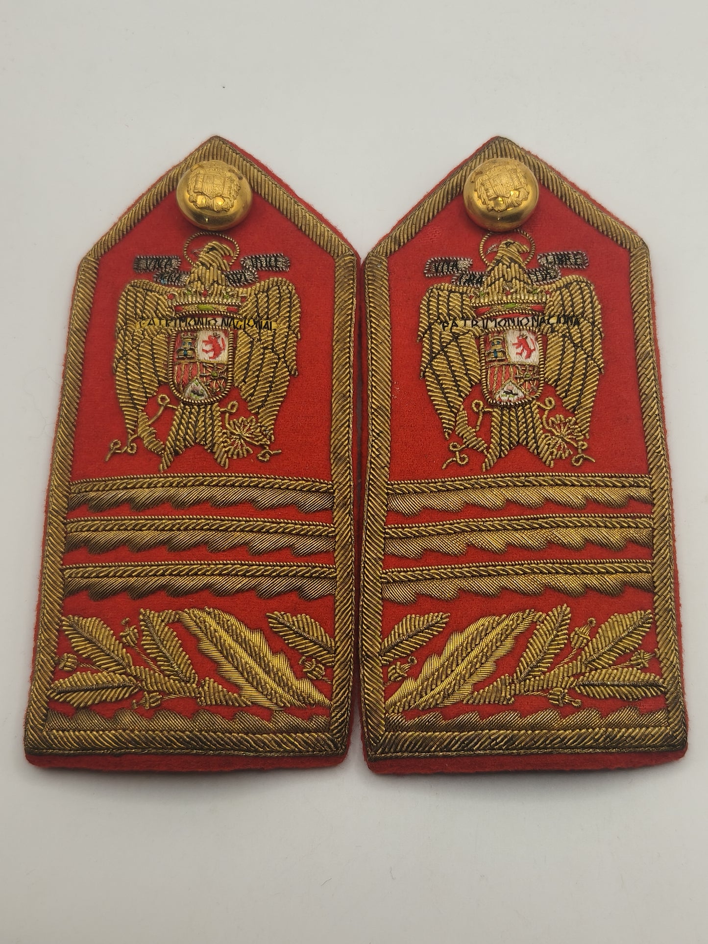 Spanish diplomatic epaulettes. Goldwork