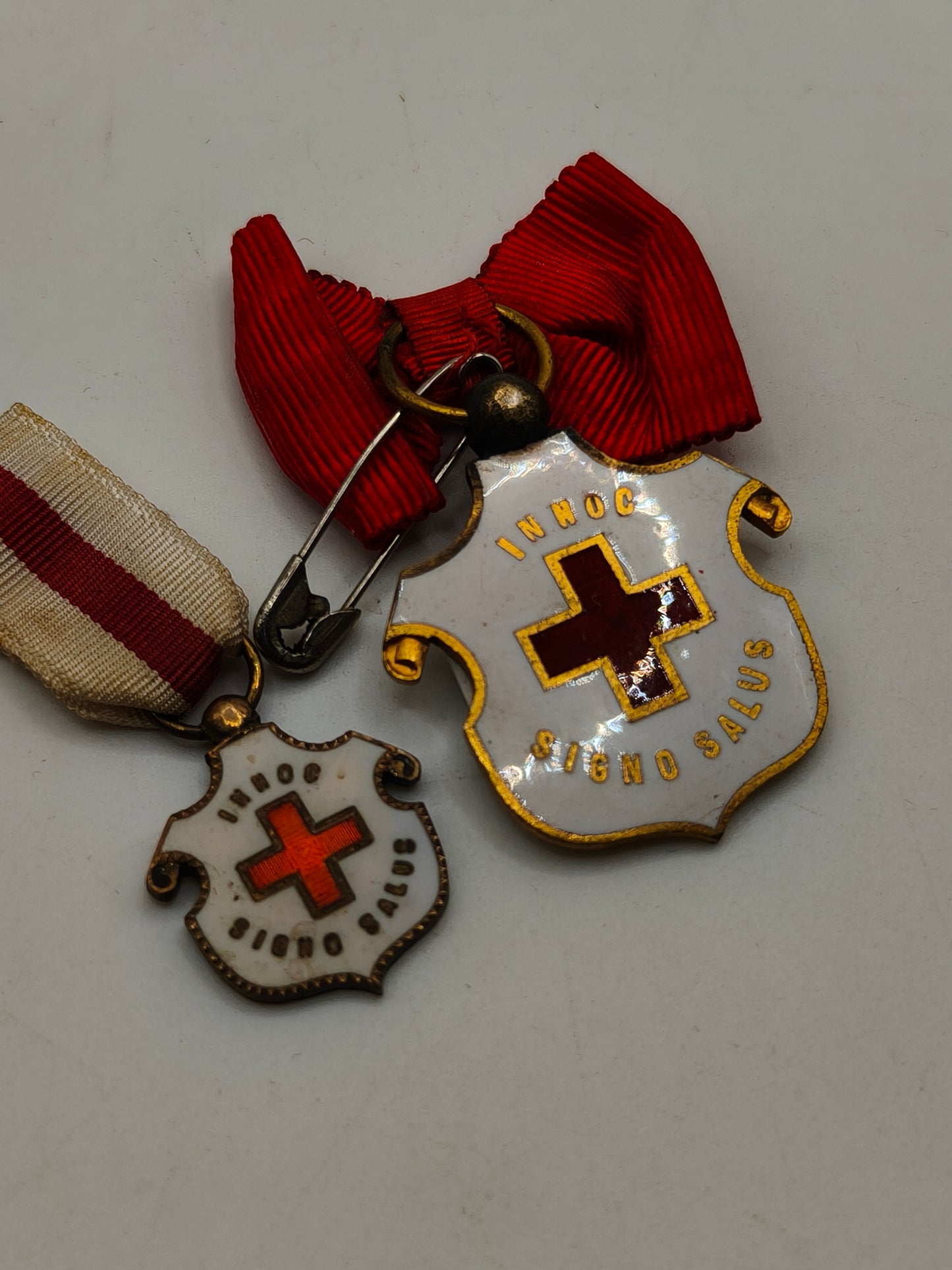 Medallas de la Cruz Roja Española para dama
