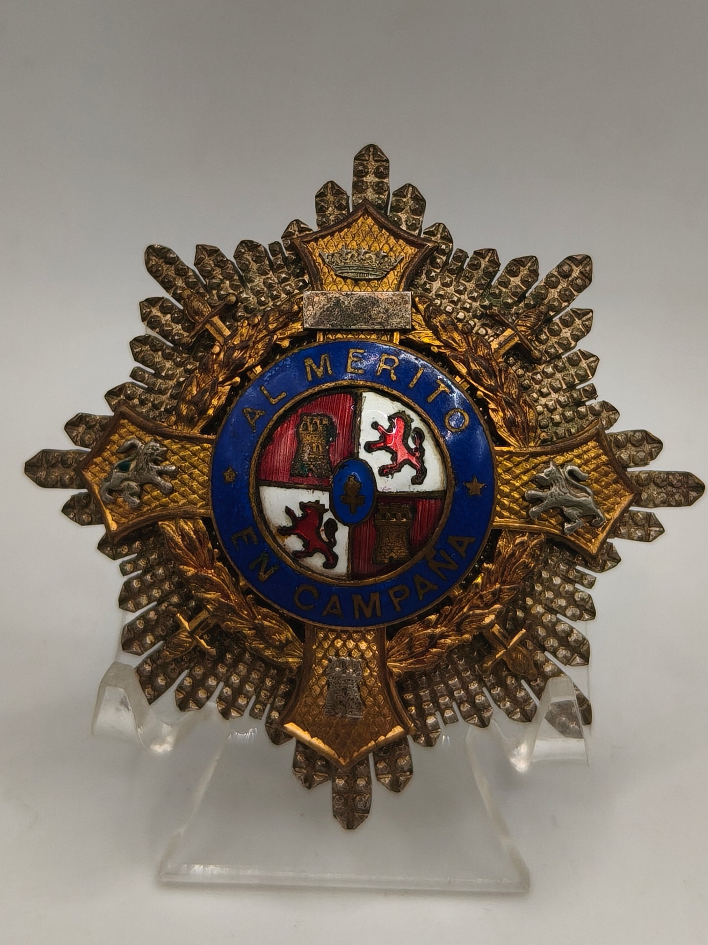 Cruz de Guerra Leones Rojos Modelo Castells