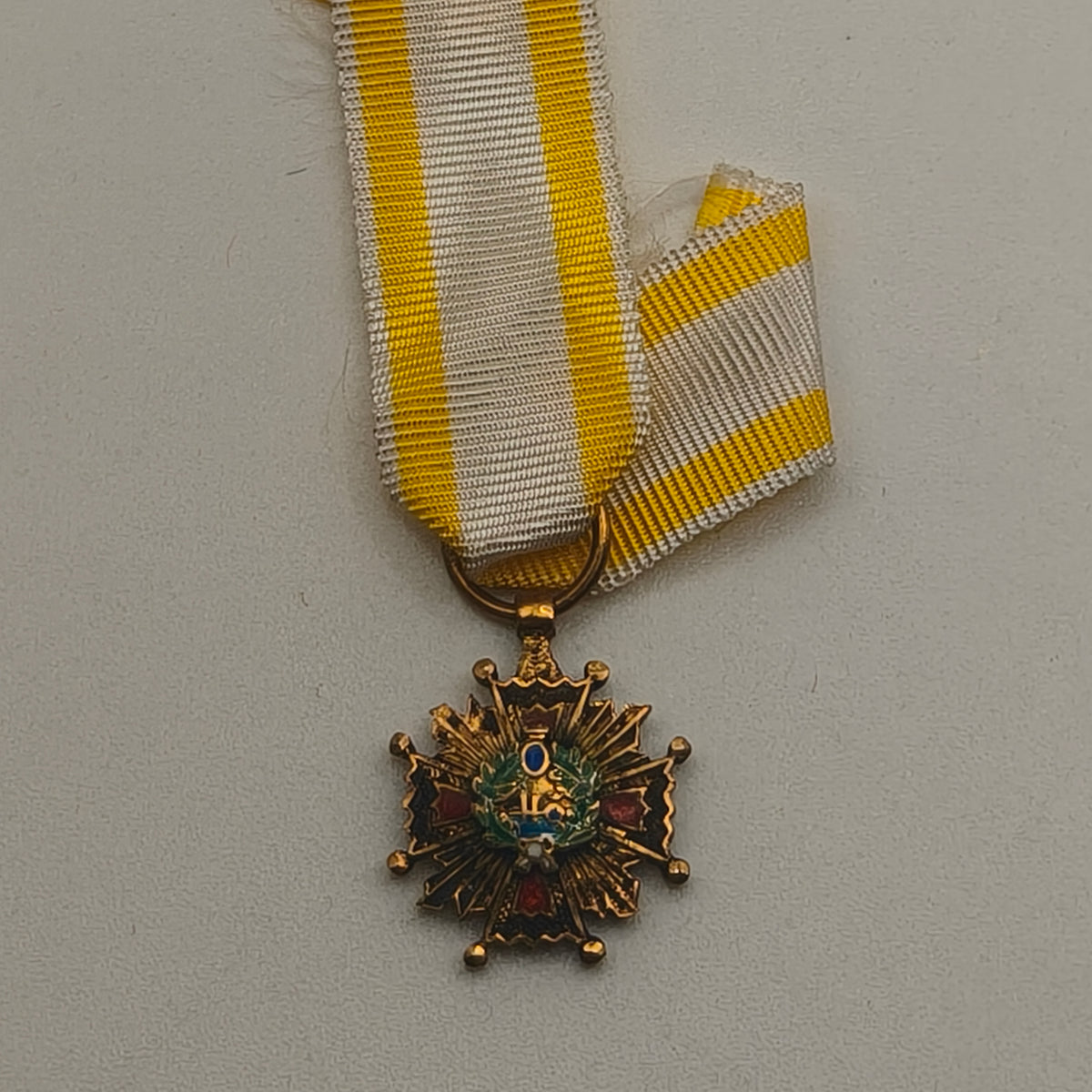 Mini Medal Order of Isabel la Catolica, Grand Cross with ribbon. Spain.