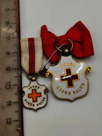 Medallas de la Cruz Roja Española para dama