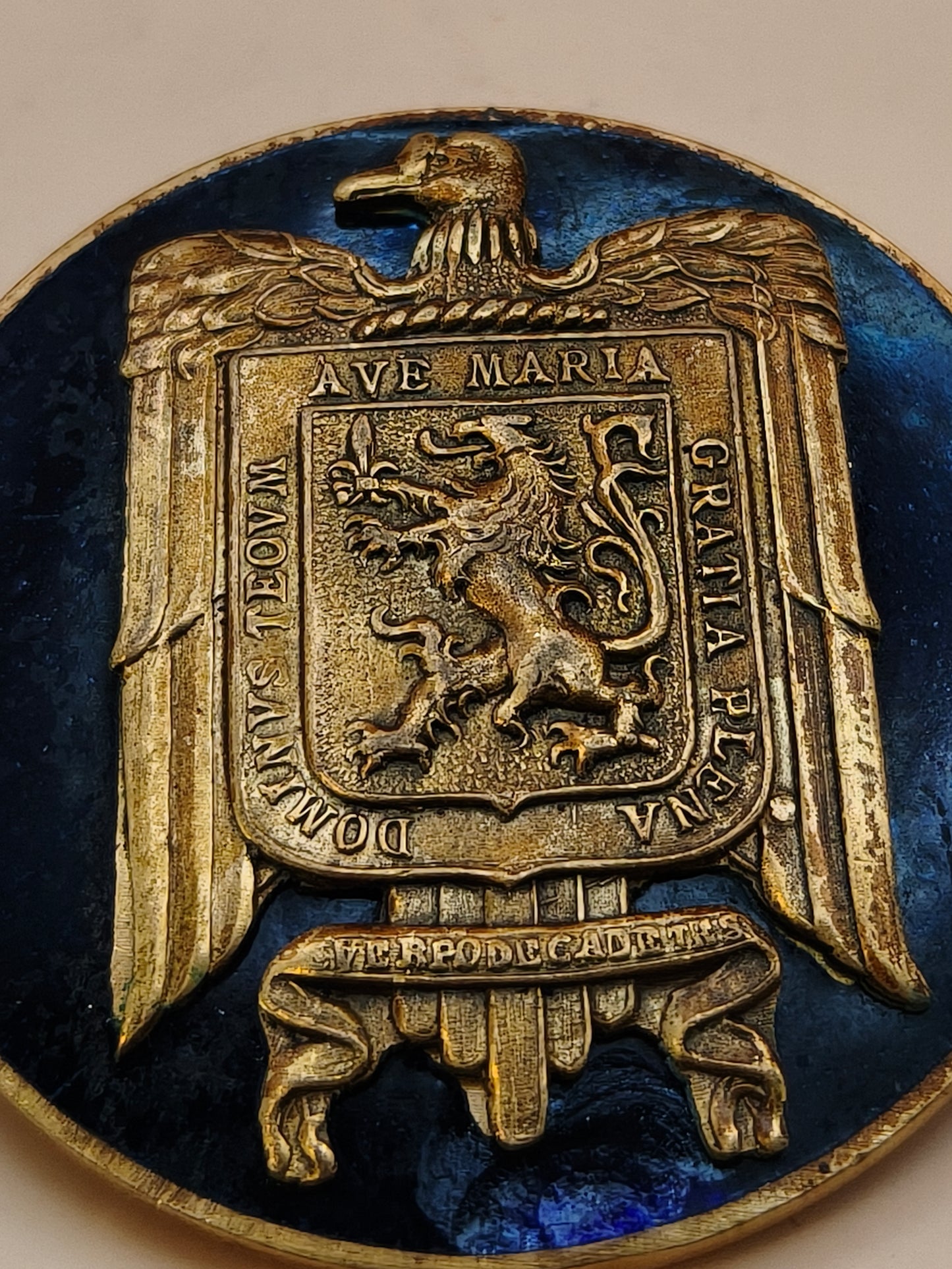 Insigna distintivo militar a identificar. España