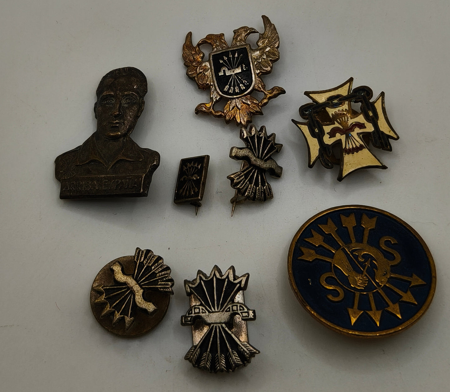 Colección de insignias de Falange. época guerra civil