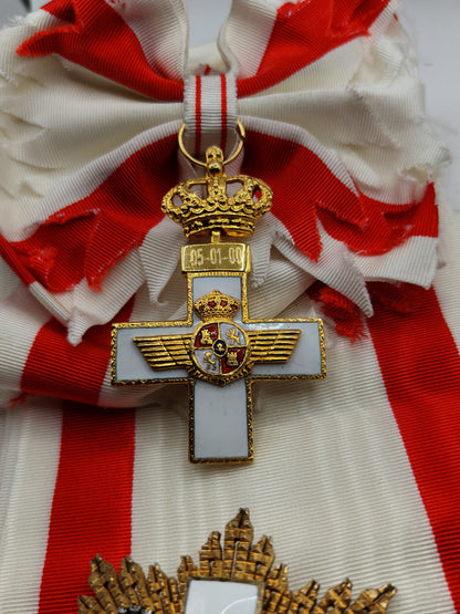 Gran cruz orden Mérito Aéreo . España