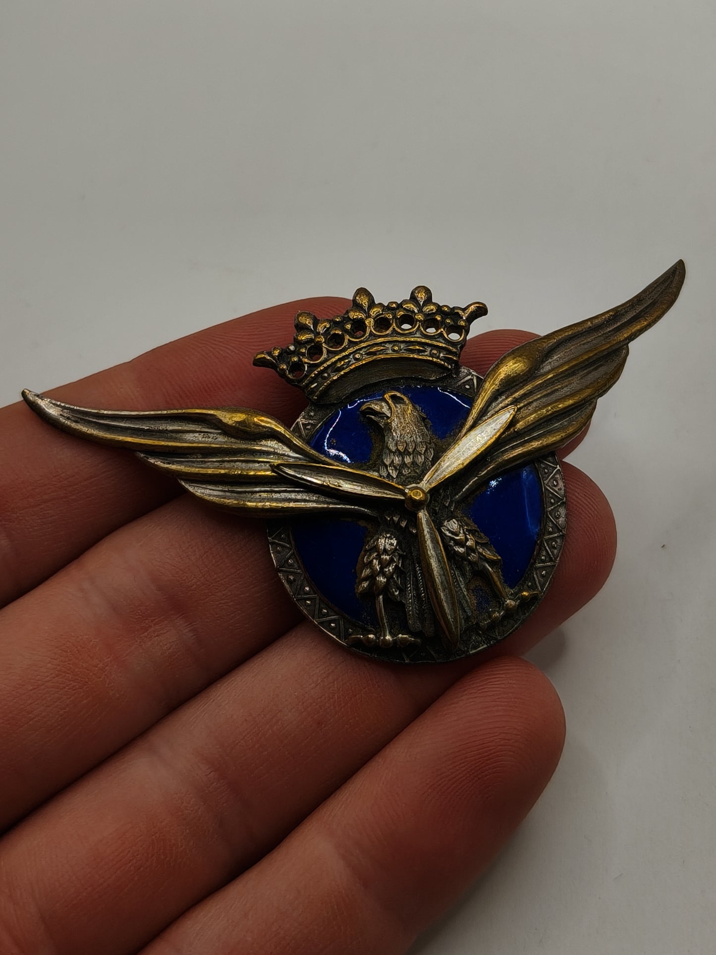 Insignia Rokiski Piloto Civil . Época Franco.