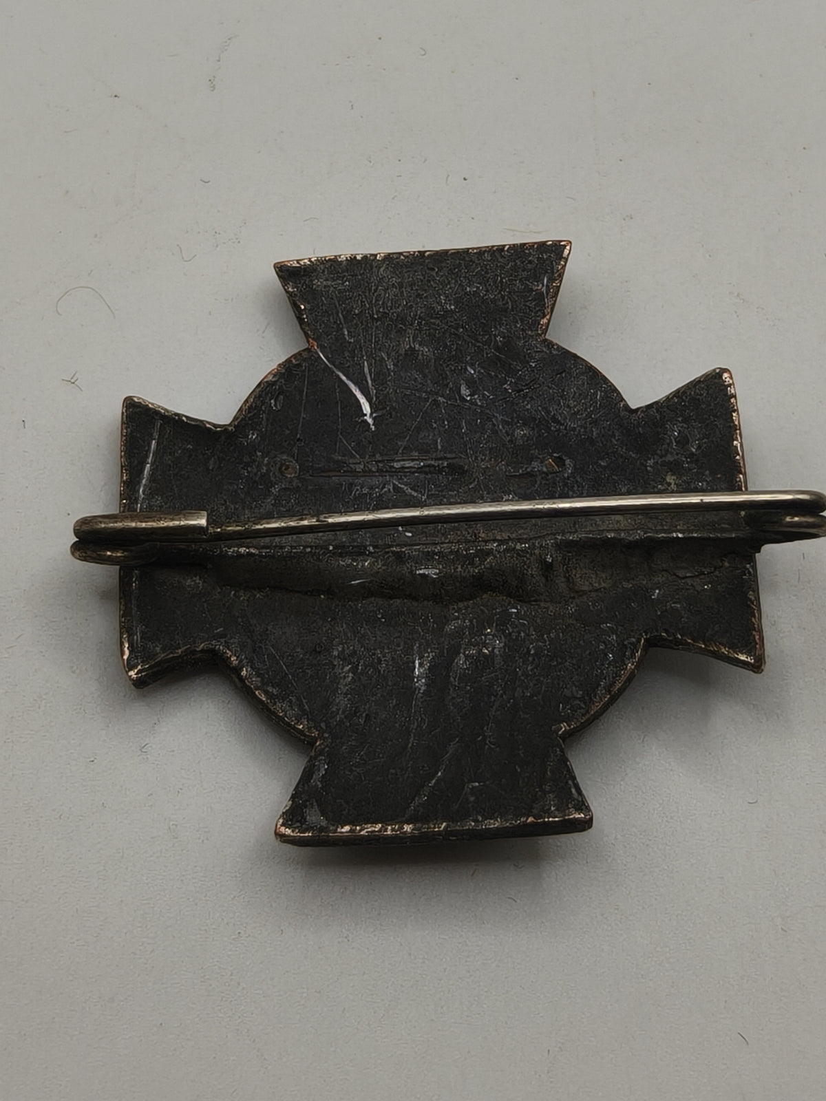 Aid Society of Women Hilfsverein Deutscher Frauen badge. IWW Germany