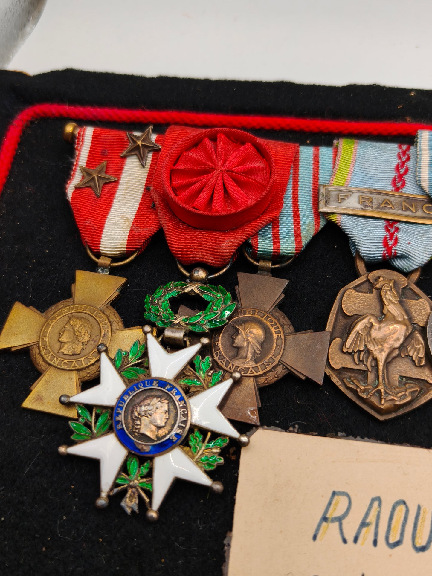 Pasador de medallas coloniales francesas