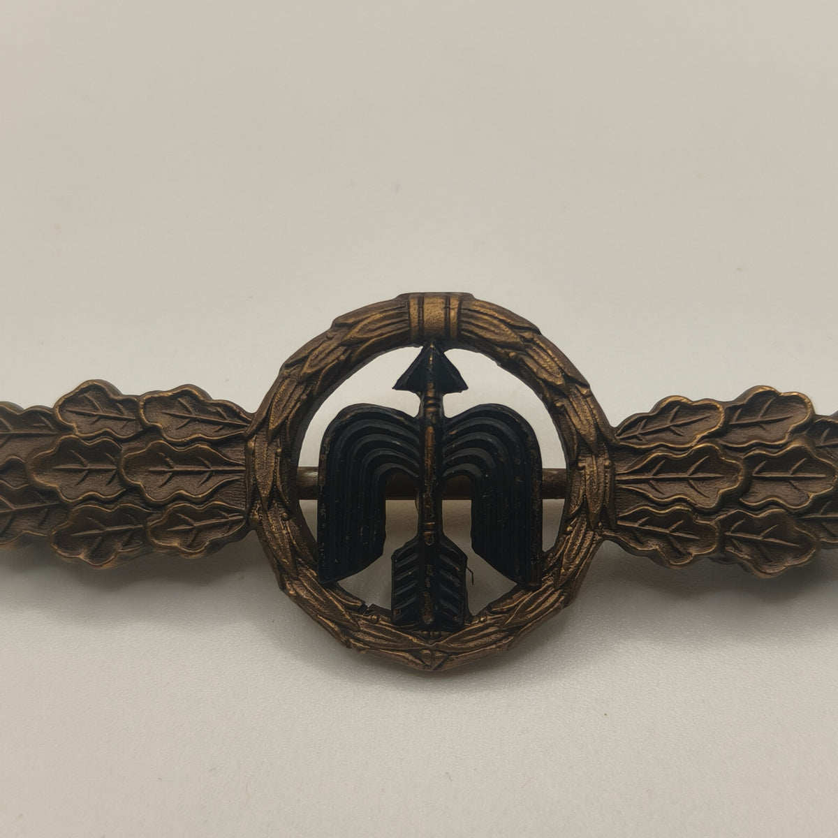 Cased Luftwaffe Short Range fighter Clasp, 1957 Model. Germany.