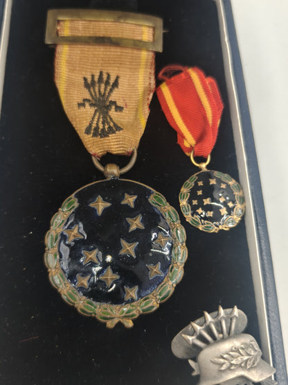 Falange Old Guard Medal with Miniature. Spain Franco's period