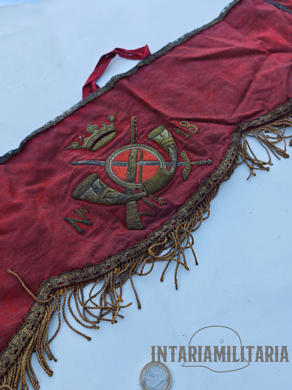 Bandera del regimiento N13 de infantería. España posguerra 1940s.