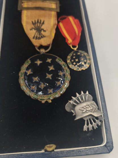 Falange Old Guard Medal with Miniature. Spain Franco's period