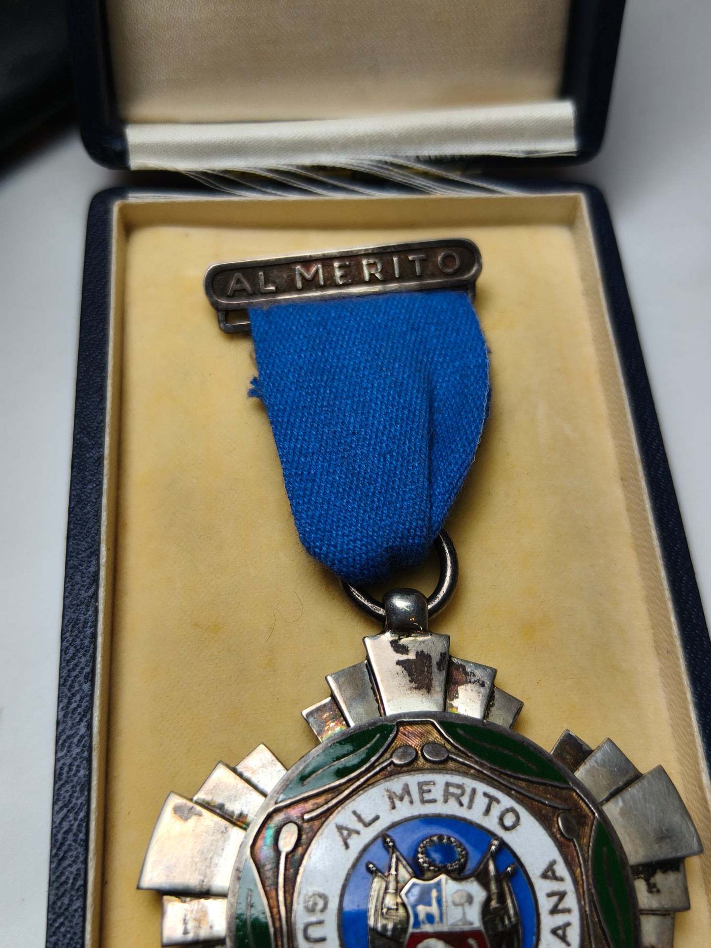 Merit Republican Guard Order Medal. Peru