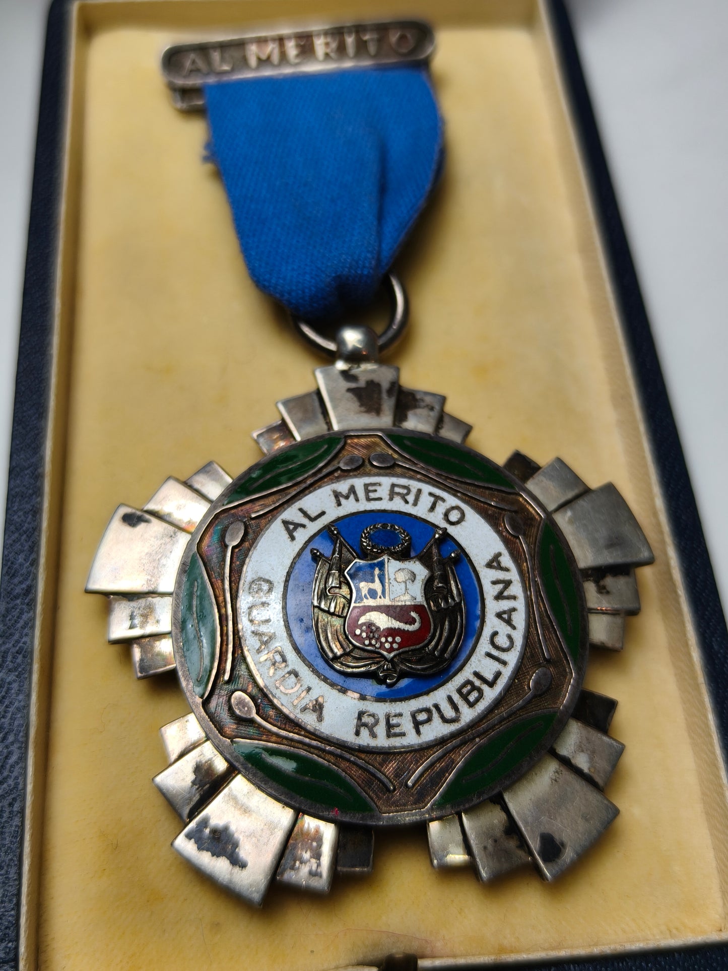 Merit Republican Guard Order Medal. Peru