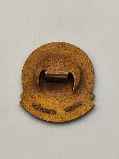 "Hitler Hate Club" Badge. USA.