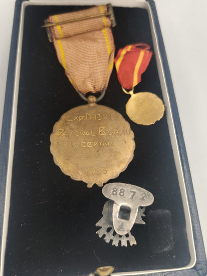 Falange Old Guard Medal with Miniature. Spain Franco's period