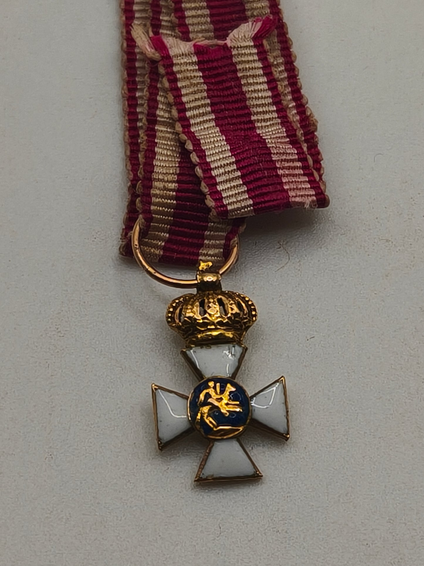 An San Hermenegildo Order Mini Medal made in gold. Ferdinand VII.