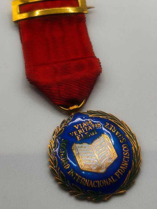 Medalla orden fundación Suarez mérito jurídico