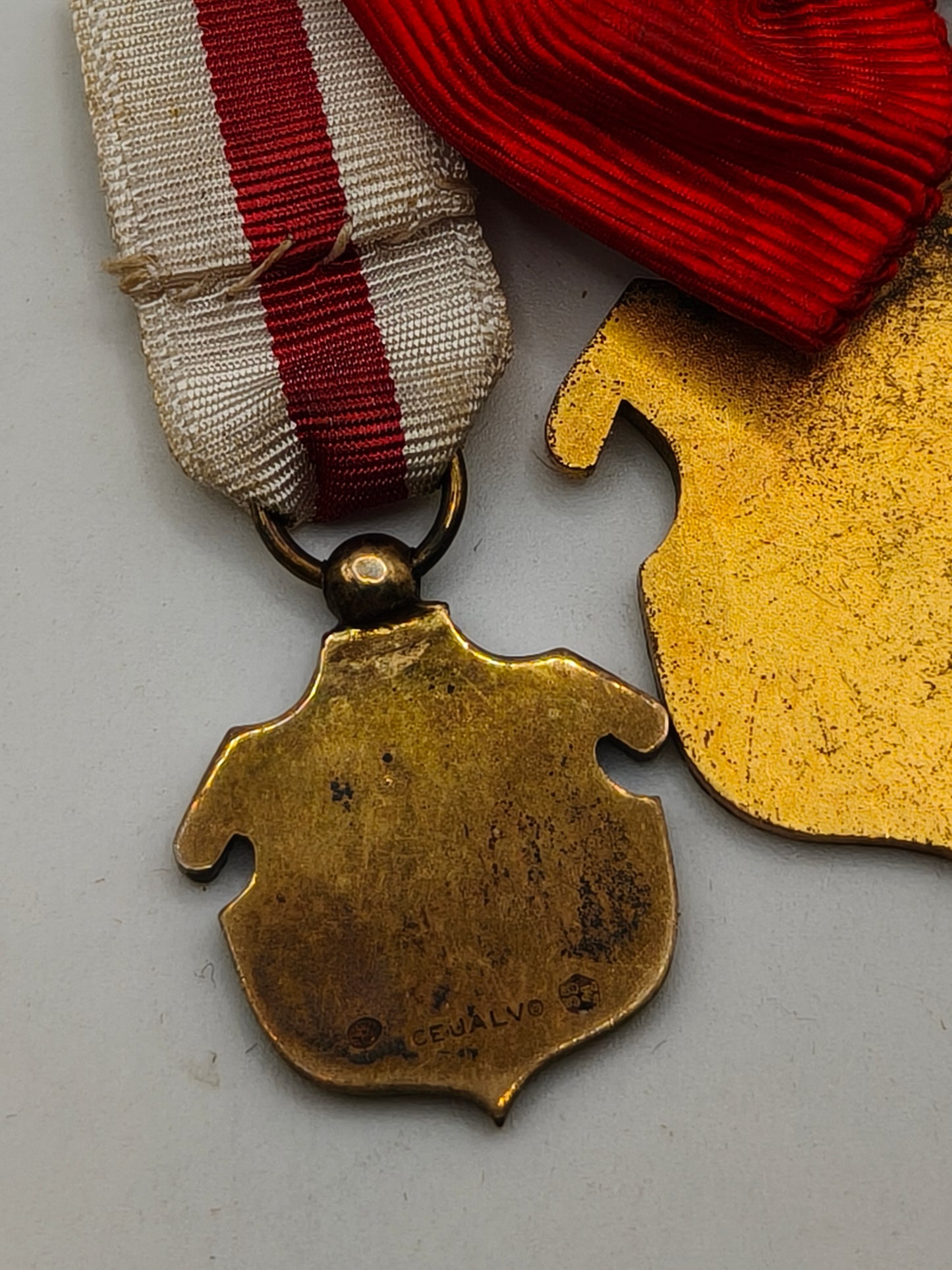 Medallas de la Cruz Roja Española para dama