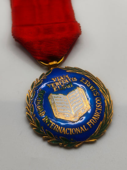 Medalla orden fundación Suarez mérito jurídico