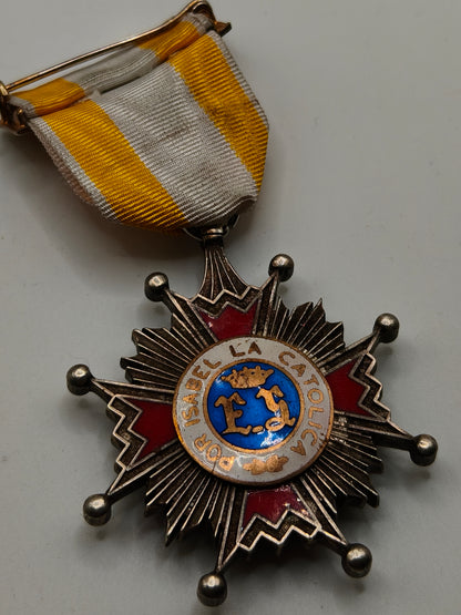 Medalla orden Isabel la católica Franco