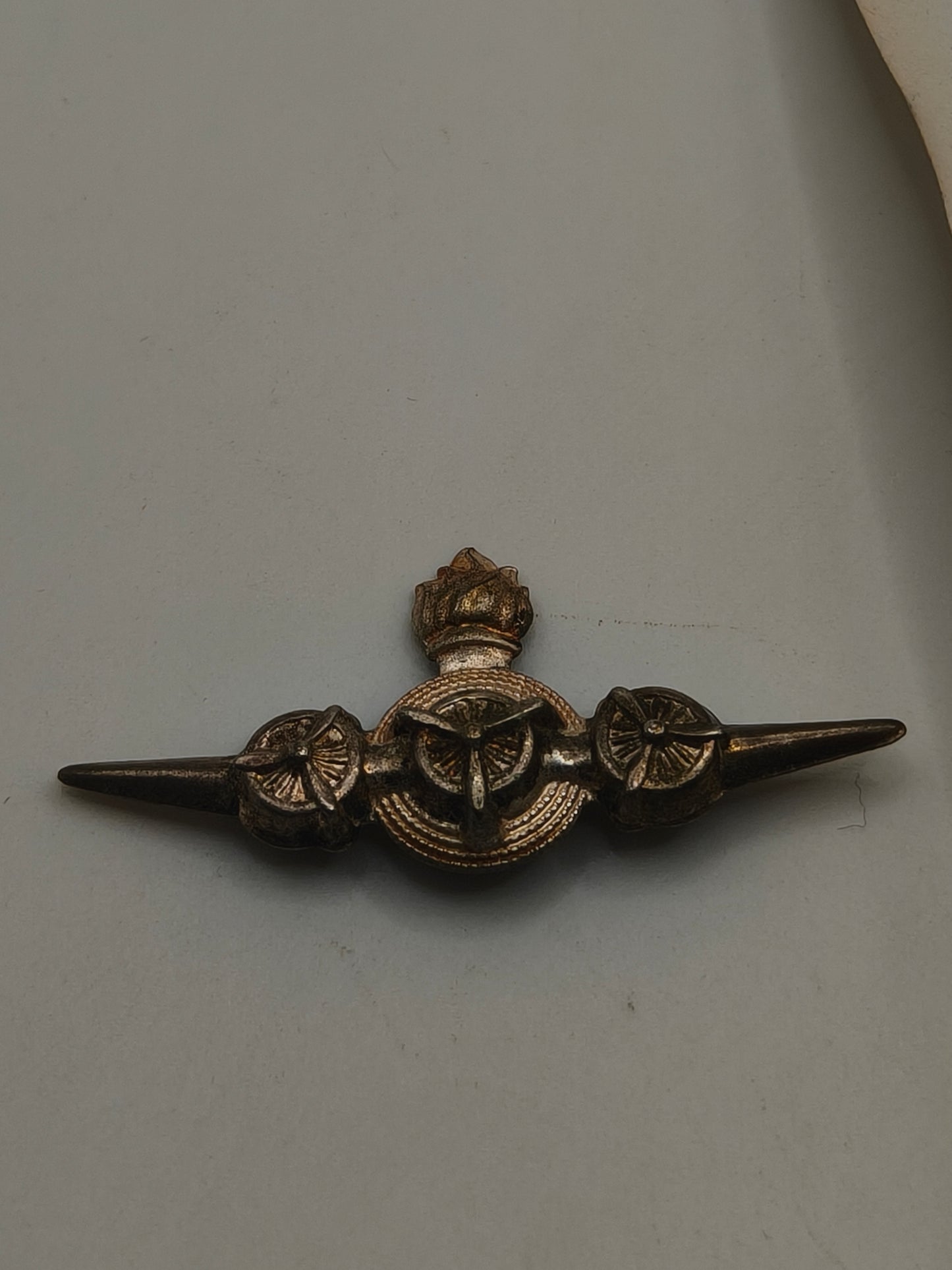 Insignia documento aviación D.C.A. II República.