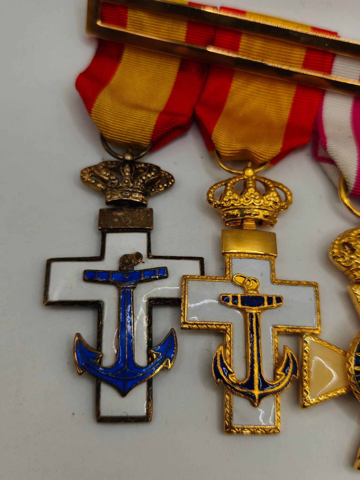 Pasador medallas orden mérito naval blanco Marina
