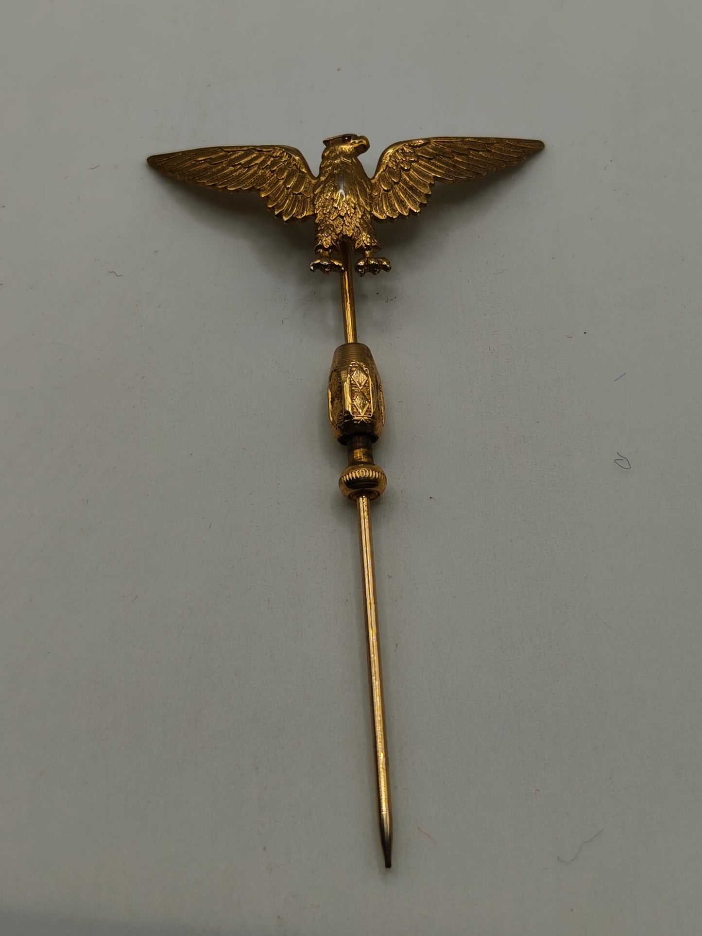 Pin alfiler Águila plata dorada